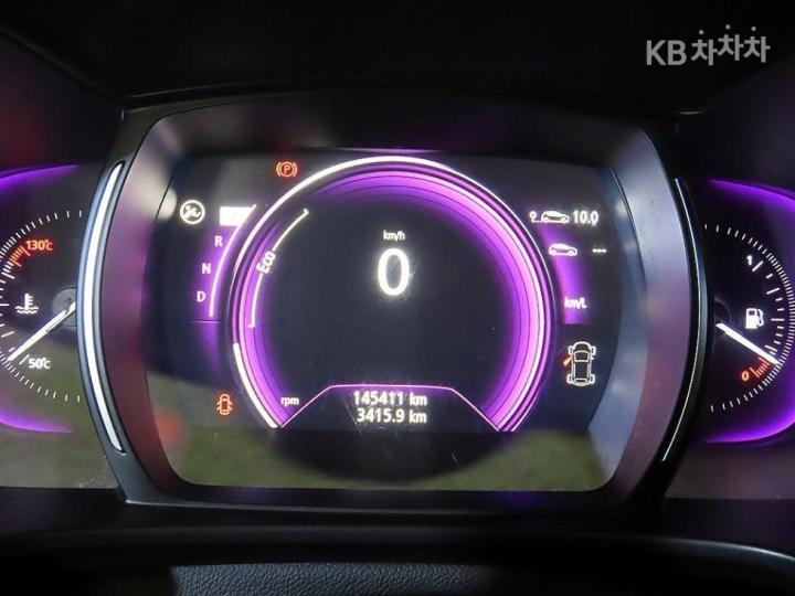 Renault QM6 Gasoline 2.0 2WD RE Signature 10