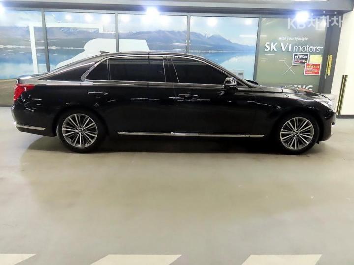 Genesis EQ900 3.8 GDI AWD Luxury 4