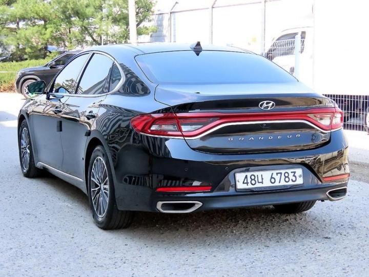 Hyundai Grandeur IG Hybrid Exclusive Special 4