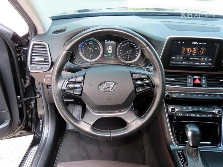 Hyundai Grandeur IG Hybrid Exclusive Special 9