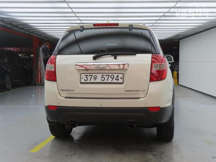 Chevrolet Captiva 2WD LT 4