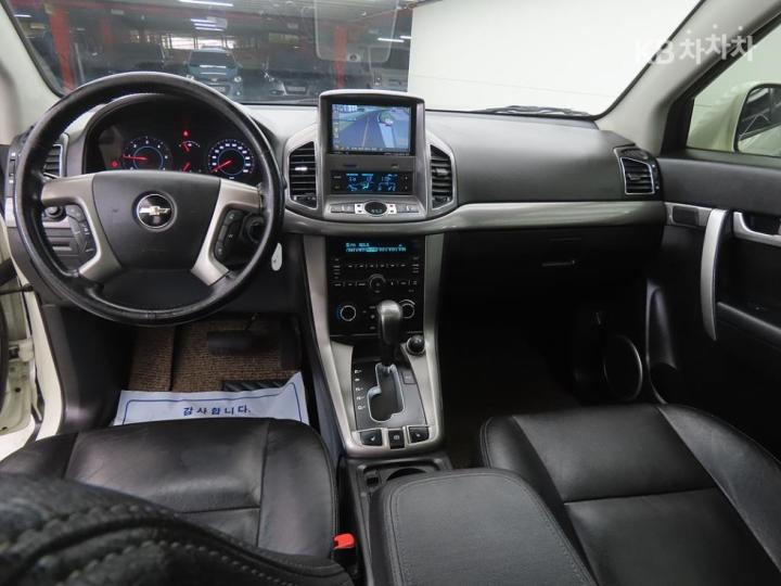 Chevrolet Captiva 2WD LT 8