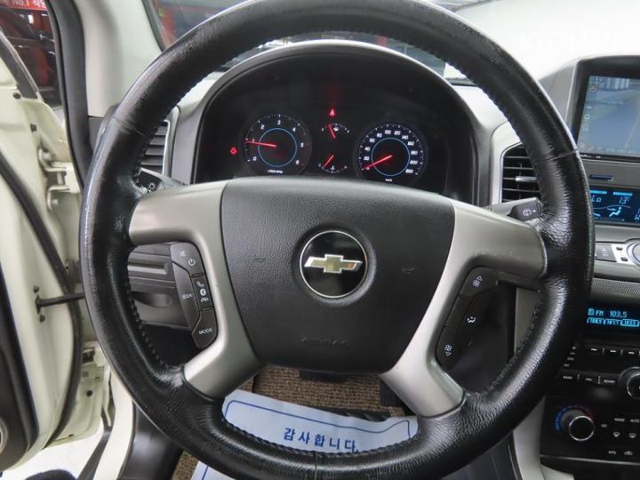 Chevrolet Captiva 2WD LT 9