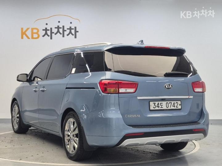 Kia Carnival 3.3 Gasoline Limousine President 3