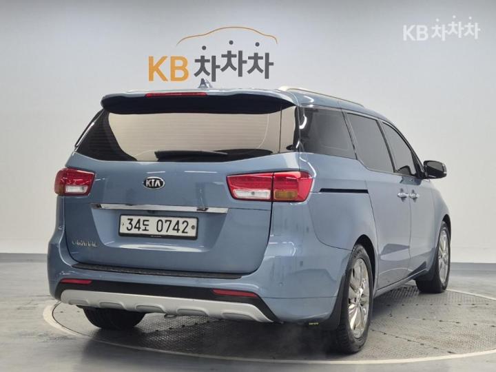 Kia Carnival 3.3 Gasoline Limousine President 4