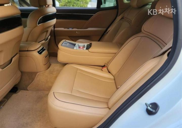 Genesis G90 RS4 3.5T AWD Base Type 6