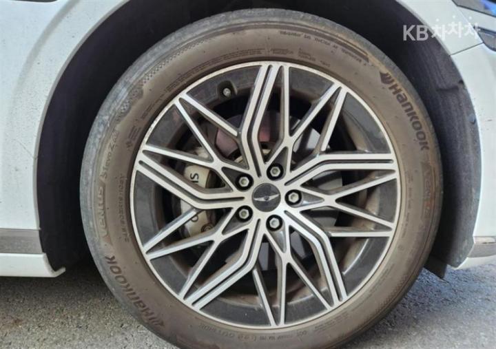 Genesis G90 RS4 3.5T AWD Base Type 10