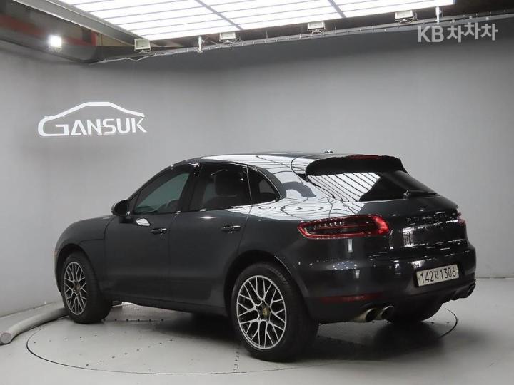 Porsche Macan 3.0 S 4