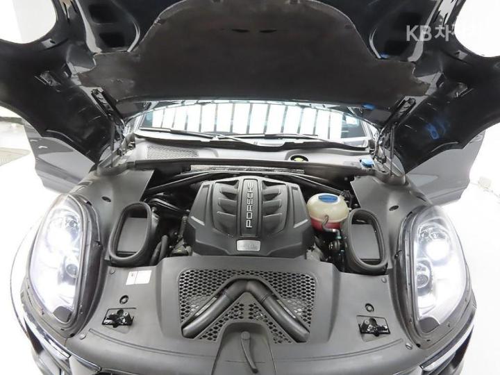 Porsche Macan 3.0 S 9
