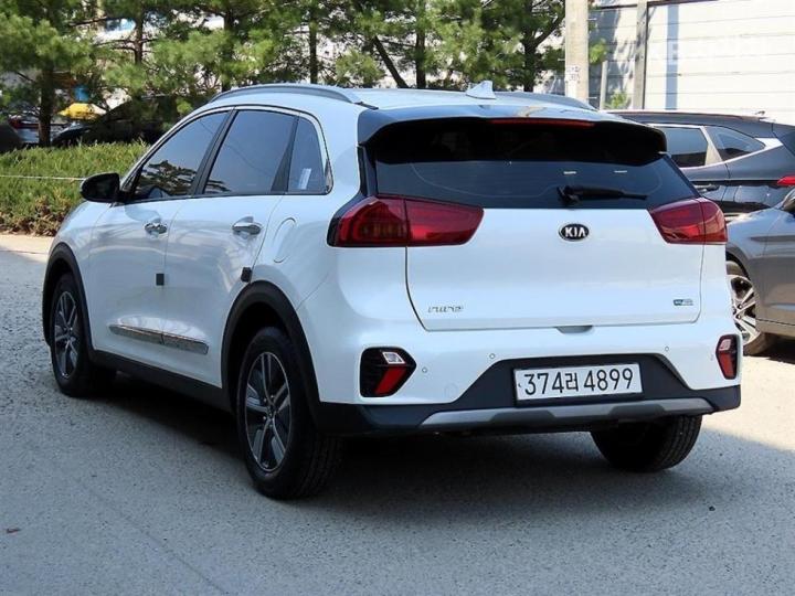 Kia Niro 1.6 HEV Prestige 4