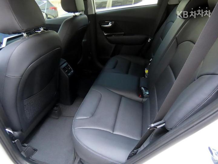 Kia Niro 1.6 HEV Prestige 7