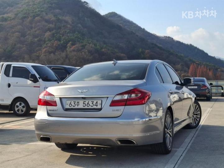 Hyundai Genesis BH330 PREMIUM Special 4