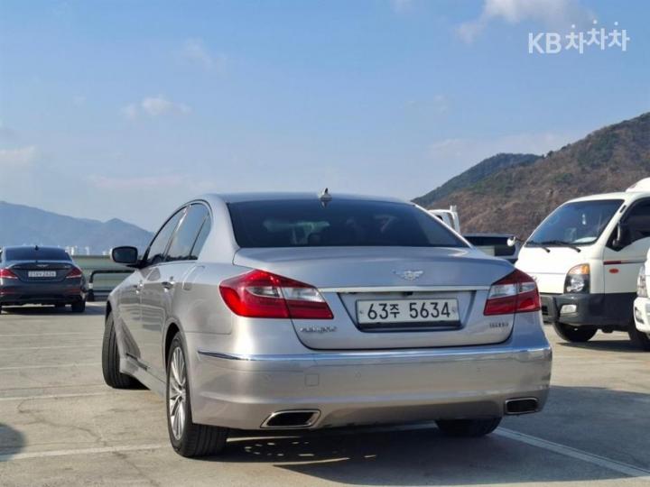 Hyundai Genesis BH330 PREMIUM Special 5