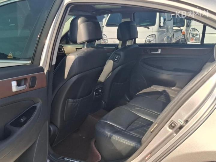 Hyundai Genesis BH330 PREMIUM Special 8