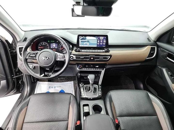 Kia Seltos 1.6 Gasoline Turbo 4WD Signature 8