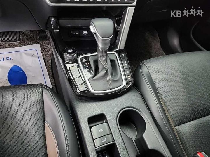 Kia Seltos 1.6 Gasoline Turbo 4WD Signature 9