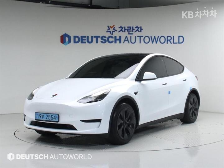 Tesla Model Y RWD Base Type
