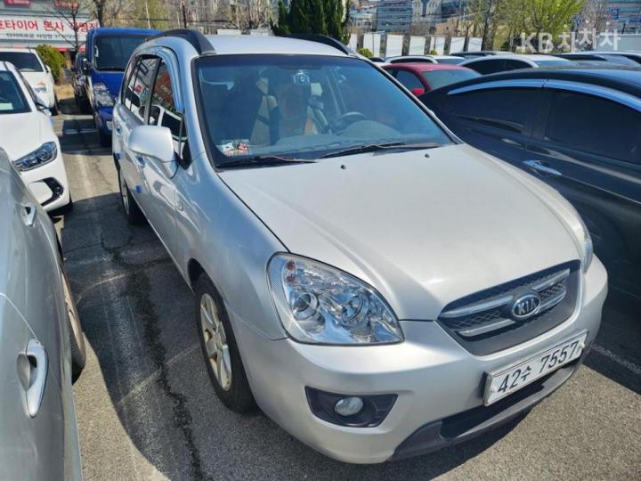 Kia Carens New 2.0 LPI GLX Premium Type 7