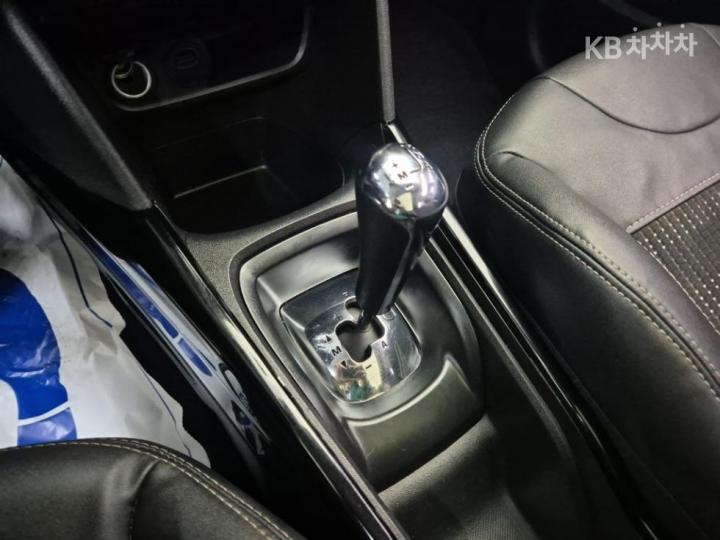 Peugeot 2008 1.6 BlueHDi Pellin 9