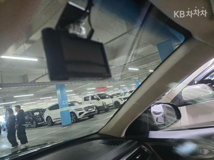 Genesis G70 2.0T Supreme 3