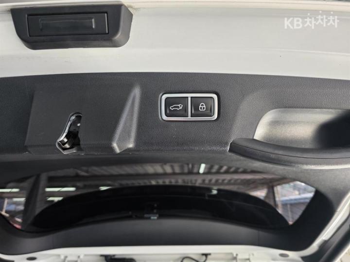 Kia Sorento Hybrid 1.6 HEV 4WD Prestige 8