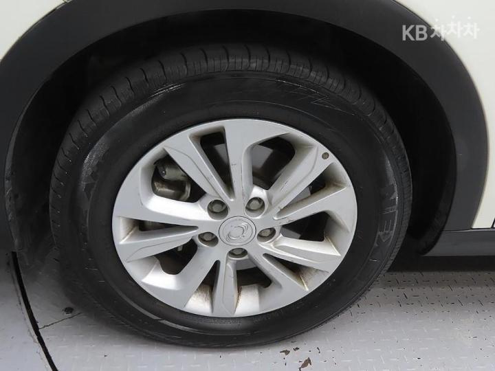 KG Mobility (Ssangyong) Tivoli Gasoline V3 2WD Base Type 6