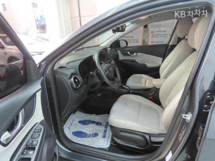 Hyundai Kona 2.0 Gasoline 2WD Modern 6