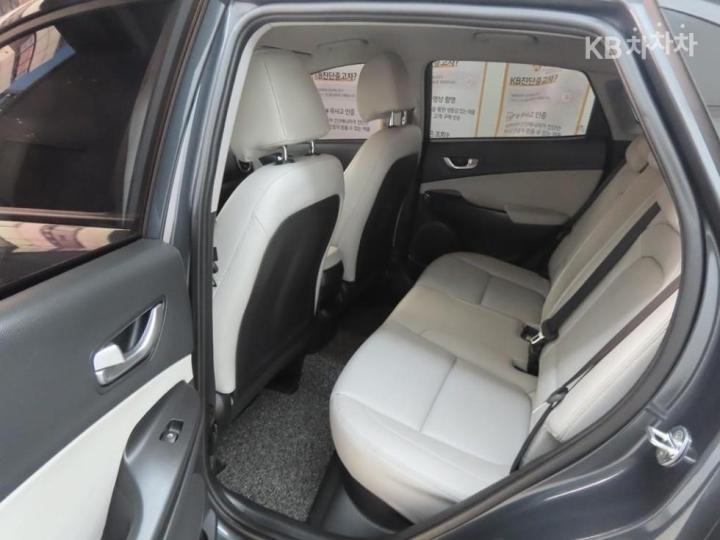 Hyundai Kona 2.0 Gasoline 2WD Modern 7