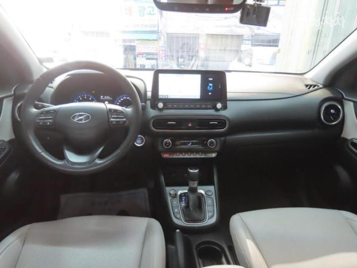 Hyundai Kona 2.0 Gasoline 2WD Modern 8