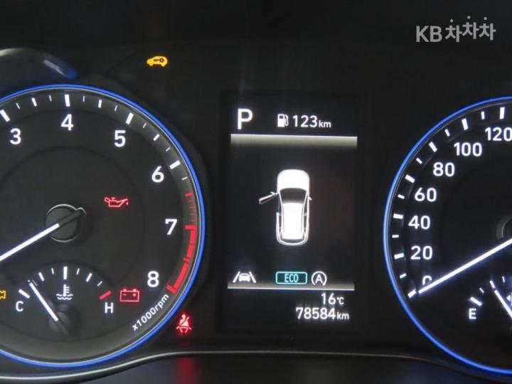 Hyundai Kona 2.0 Gasoline 2WD Modern 9