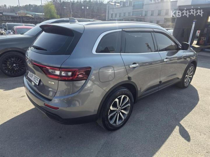 Renault QM6 2.0 LPe 2WD RE 5