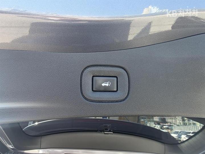 Renault QM6 2.0 LPe 2WD RE 10