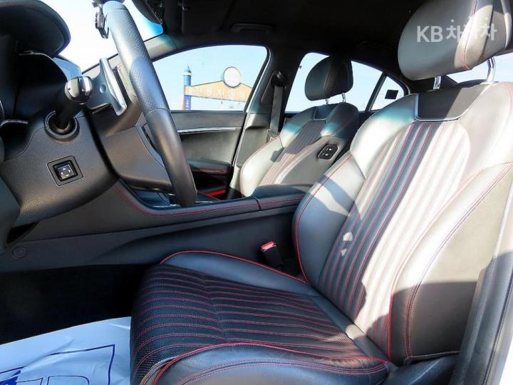 Genesis G70 2.0T AWD Sport Package 6