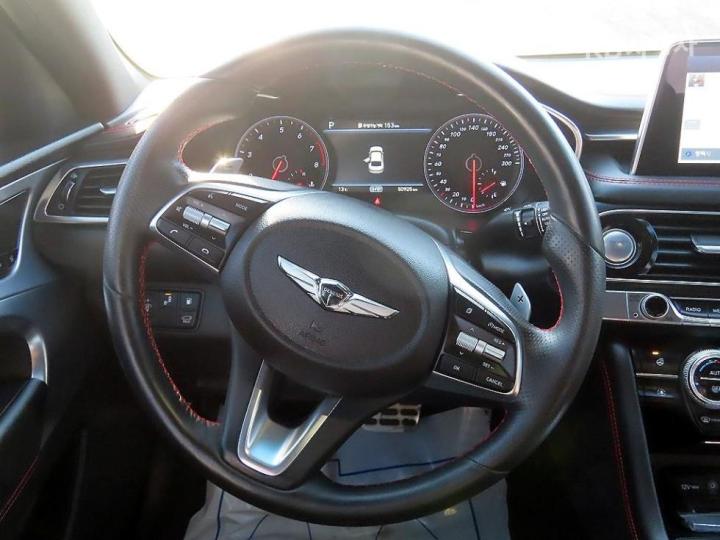 Genesis G70 2.0T AWD Sport Package 8