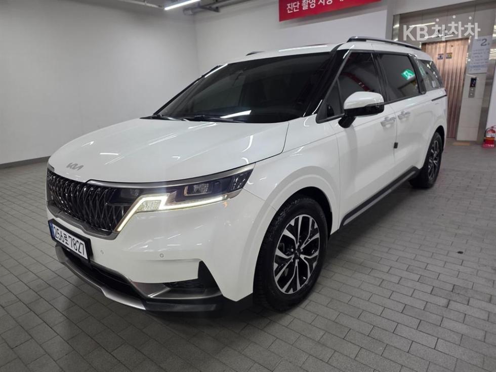 2022 - kia carnival