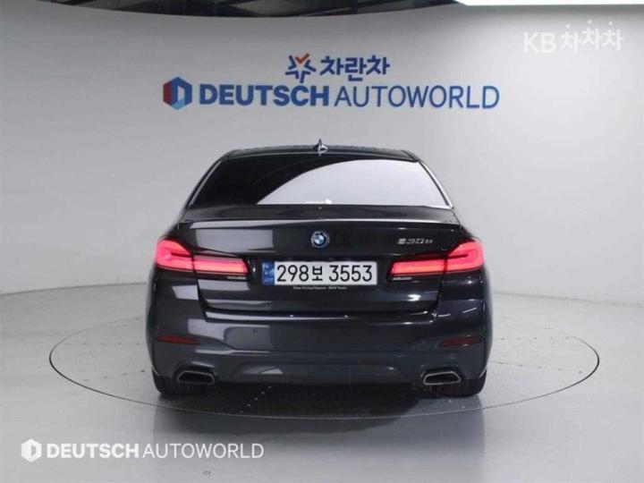 BMW 5 Series G30 530e M Sport 5