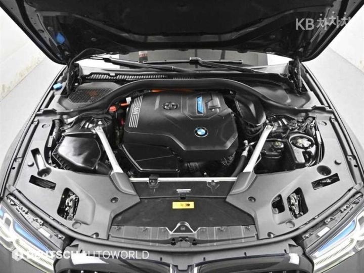 BMW 5 Series G30 530e M Sport 7