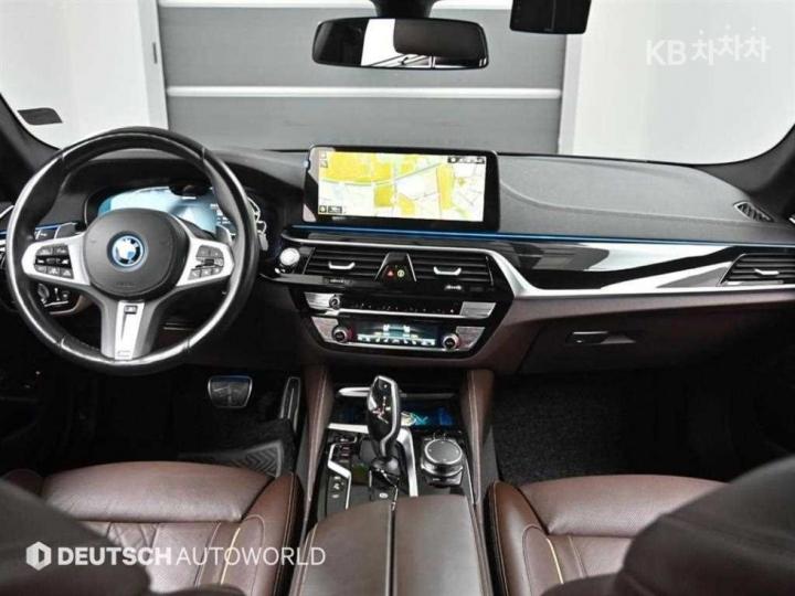 BMW 5 Series G30 530e M Sport 8