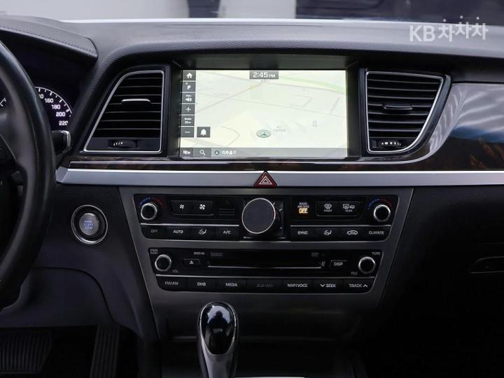 Hyundai Genesis DH G330 Premium AWD 10