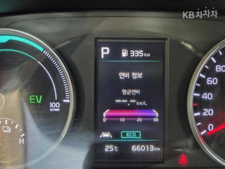 Kia K5 Hybrid 2.0 HEV Prestige 8