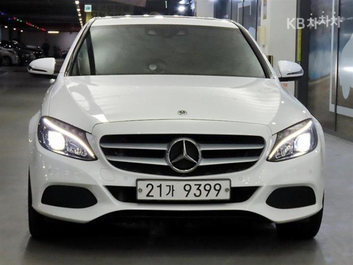 Mercedes-Benz C-Class C200 W205 3