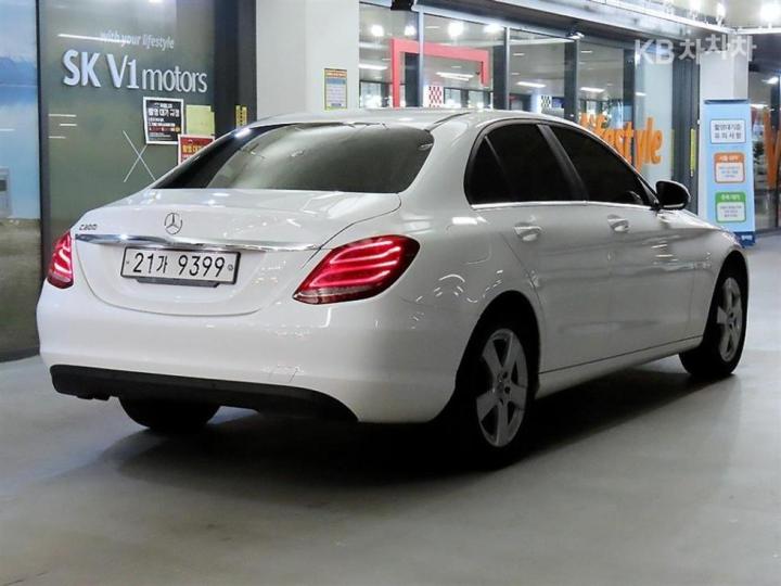 Mercedes-Benz C-Class C200 W205 5