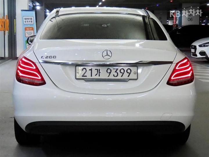 Mercedes-Benz C-Class C200 W205 6