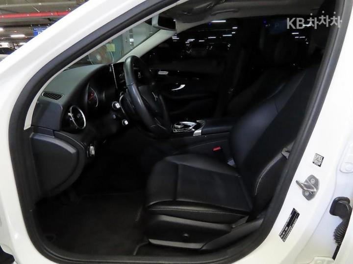 Mercedes-Benz C-Class C200 W205 7