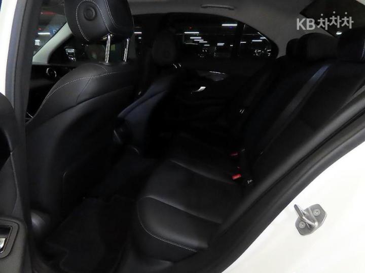 Mercedes-Benz C-Class C200 W205 8