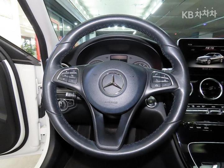 Mercedes-Benz C-Class C200 W205 9