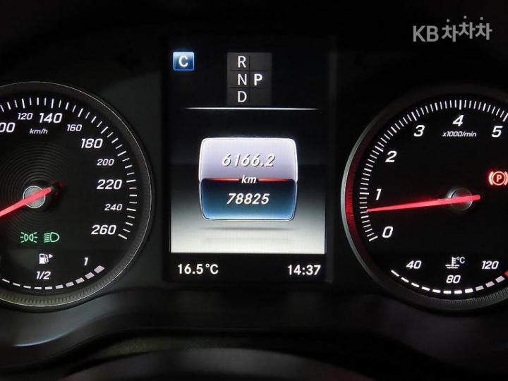 Mercedes-Benz C-Class C200 W205 10