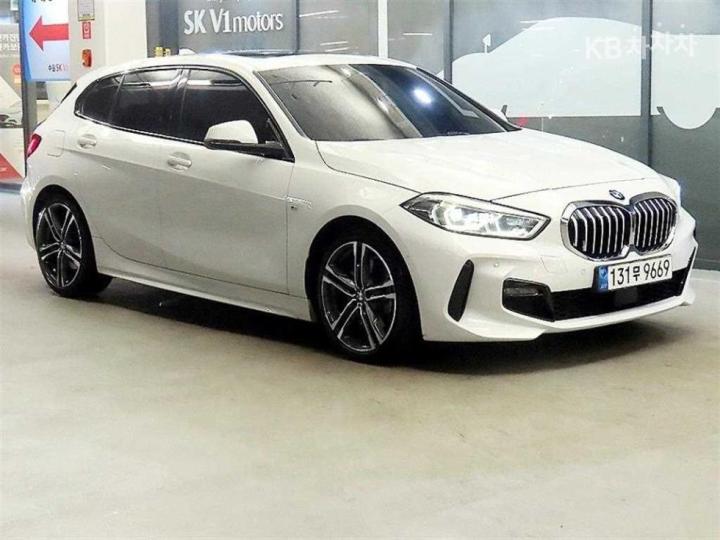 BMW 1 Series F40 120i M Sport 3
