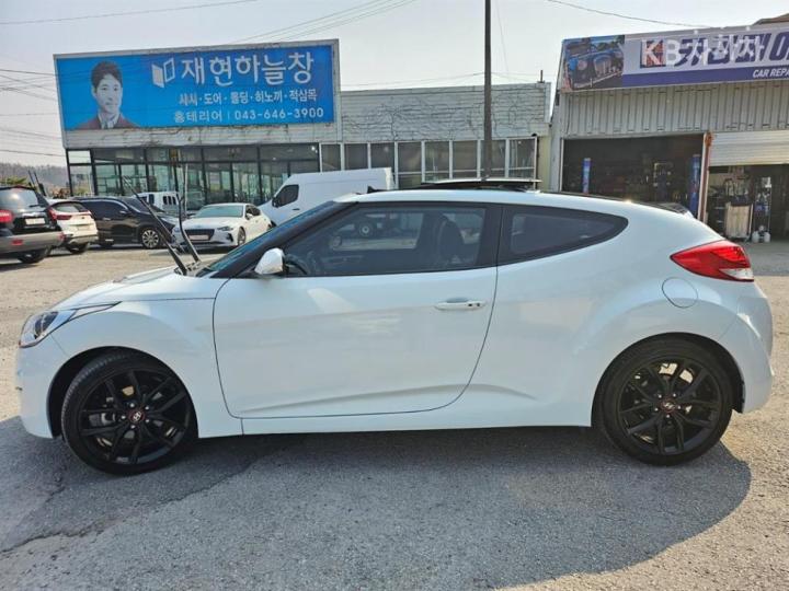 Hyundai Veloster PYL Base Type 7
