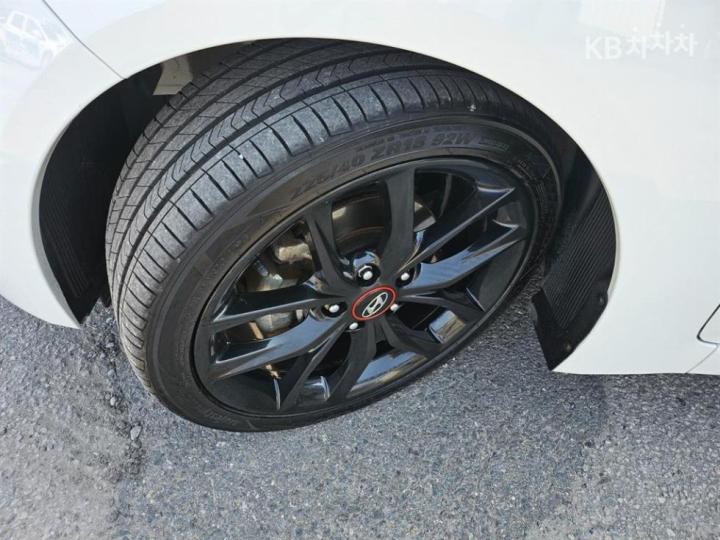 Hyundai Veloster PYL Base Type 9